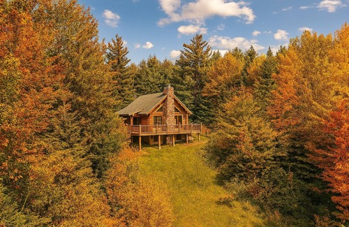 Sugar Hill Cabin | Sugar Hill Hideaway - Theater~Games~Hot Tub~Sauna - 3 br cabin in White Mtns