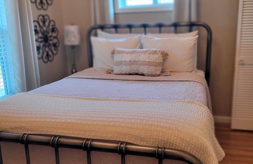 Madison House | Sugar Maple at Dugan Hollow Retreats ~nPrivate, charming 1-bedroom Guest House