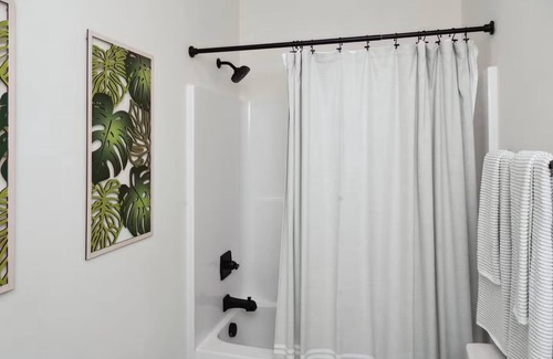 Kahuku House | Sugar Mill Shore, A/C, Modern Finishes