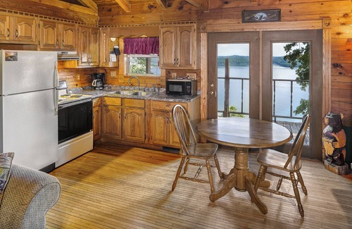 Eureka Springs Cabin | Sugar Ridge Resort