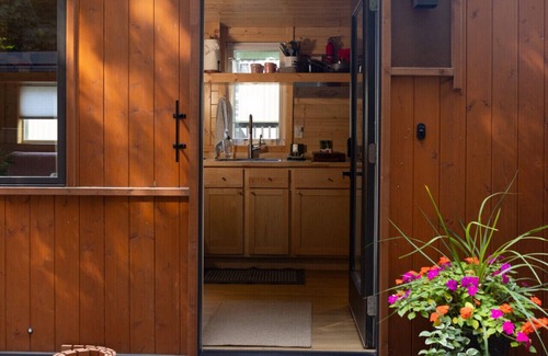 Chatham Apartment | Sugar Shack - 300 square feet of pure sweetness.