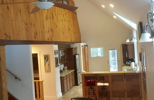 Waitsfield House | Sugarhouse Lodge—A Secluded Hilltop Retreat