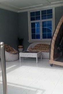 Accra Apartment | Sugarville, Swimming pool with a Rooftop
