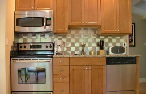 Saugatuck Apartment | Suite #2 (of 2) at Amazwi Gallery in Historic District with Water and Park Views