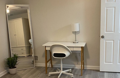 Oxon Hill House | Suite at Oxon Hill: near Gaylord, MGM, National Harbor