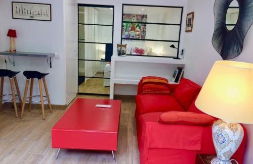 Les Pavillons-sous-Bois Apartment | SUITE AVEC TERRASSE ET JARDIN AUX PORTES DE PARIS