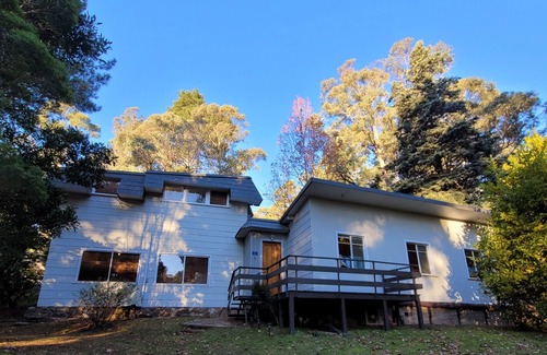Sawmill Settlement House | Suite B close to MT Buller Gate