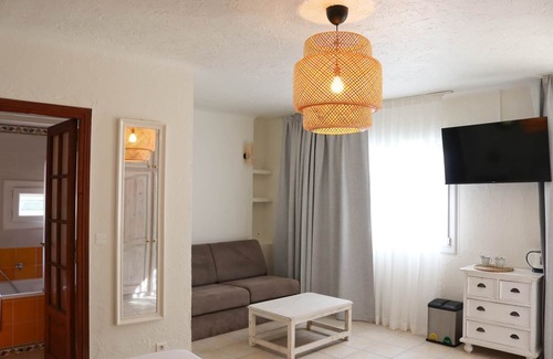Vence Hotel | Suite double bed + sofa bed with terrace (11)
