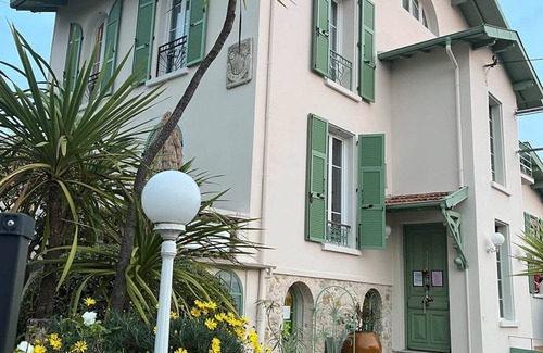 Vence Hotel | Suite double bed + sofa bed with terrace (11)
