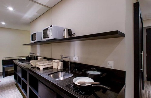 Reboucas House | Suite Double with kitchen by ¼ UmQuarto 4-PR.