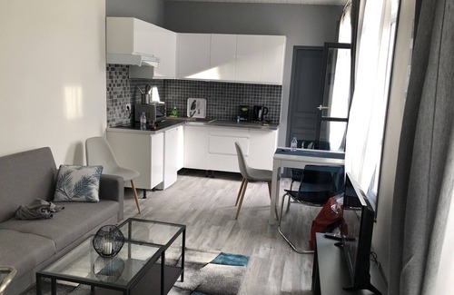 Saint-Quentin Apartment | Suite-Ensuite-Garden view