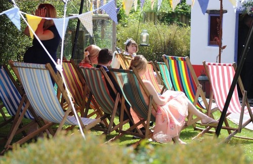 St Austell Bed & Breakfast | Suite-Ensuite with Shower-Lawnside