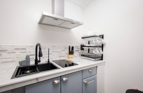 Lakeland Apartment | Suite Escape in Family friendly area