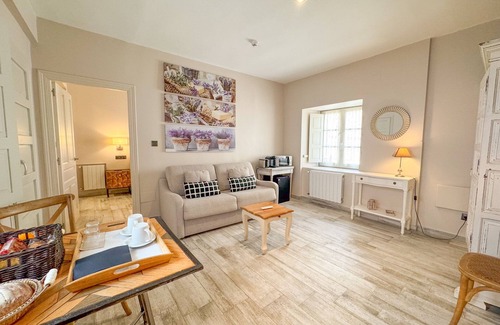 Santillana del Mar Apartment | Suite-Family-Whirlpool bath