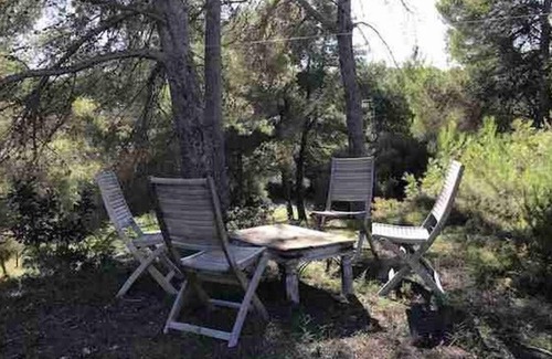 Tarraula Apartment | "suite Galago" very quiet location, yet only 10 minutes from the beach.