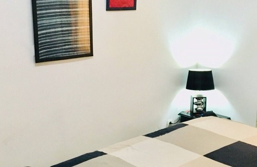 Conakry Bed & Breakfast | Suite in guest house
