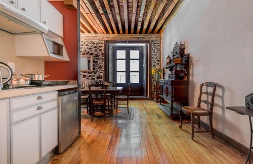 Historic Center Apartment | Suite in Historic Building w/Balconies/Superb Location