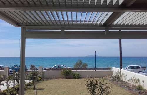 Kokinos Pirgos House | Suite Iris in South Crete. Ideal type of accommodation with amazing sea view