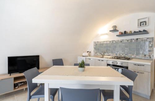 Old Town Cisternino Apartment | Suite La Scala del Borgo