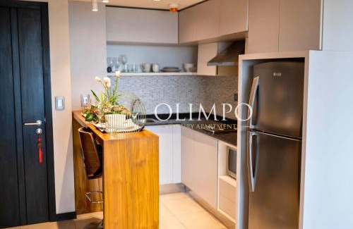 Puerto Santa Ana Apartment | Suite moderna con vista a la ciudad y al río en Puerto Santa Ana