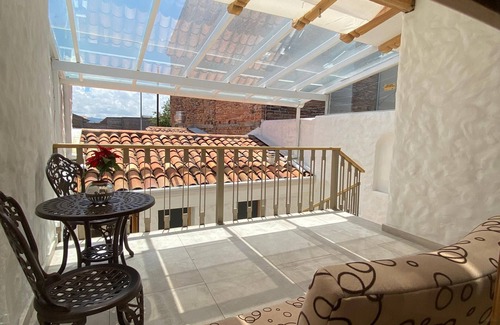 San Blas Apartment | Suite Moderno Colonial con Terraza Centro Histórico Cuenca