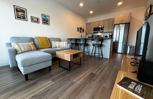 Golden Condo | Suite Retreat - 1 Bed+Den Condo