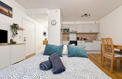 Coupvray Apartment | Suite Rosa Disneyland Paris - Rentaway BnB