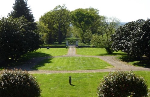 Saint-Mars-du-Desert Cottage | SUITE ROYAL IN CASTEL LE PERRAY