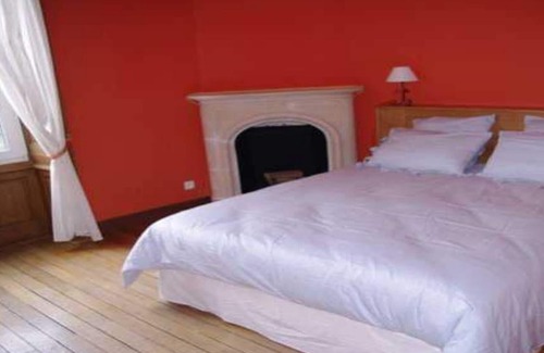 Saint-Mars-du-Desert Cottage | SUITE ROYAL IN CASTEL LE PERRAY