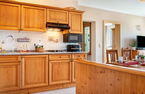 Spalt Apartment | Suite 'Seensucht' with Lake View, Shared Garden and Wi-Fi