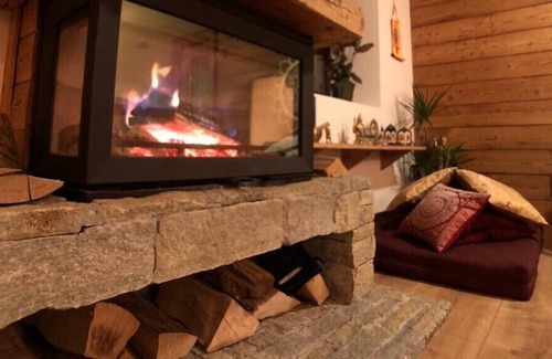 Castagnea Bed & Breakfast | Suite with balcony in a Charming B&B, “La Guardiana” at Oasi Zegna/hottub