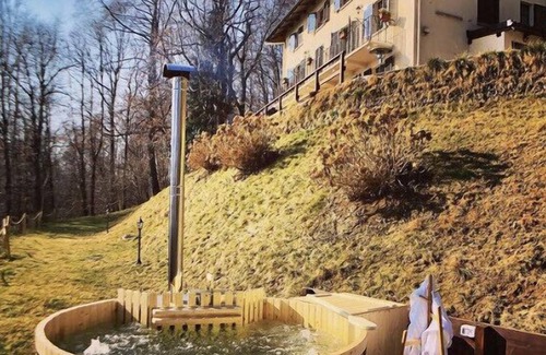 Castagnea Bed & Breakfast | Suite with balcony in a Charming B&B, “La Guardiana” at Oasi Zegna/hottub