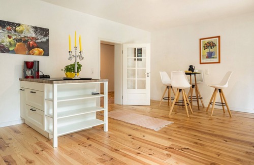 Dedelstorf Apartment | Suite with Conservatory, Mountain View, Shared Pool & Wi-Fi