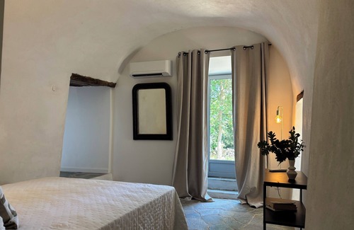 Murato Bed & Breakfast | Suite with garden and pool