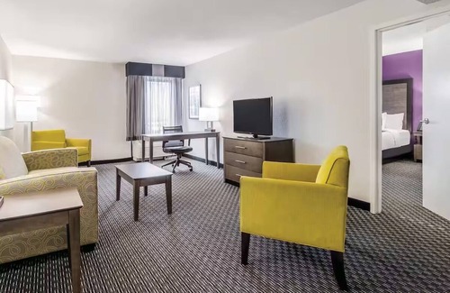 Myrtle Beach Hotel | Suite with King Bed at La Quinta Inn: Complimentary Breakfast & Pool
