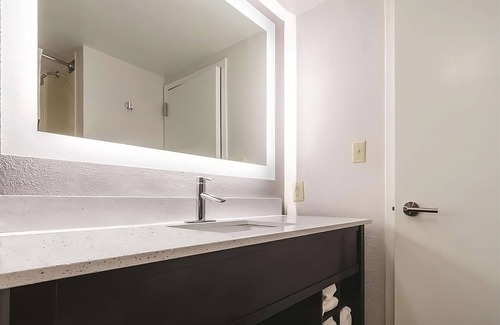 Myrtle Beach Hotel | Suite with King Bed at La Quinta Inn: Complimentary Breakfast & Pool