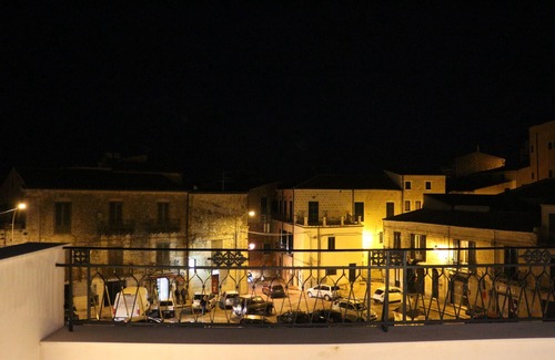 Mussomeli House | Suite with terrace in Mussomeli, in the charming historic center