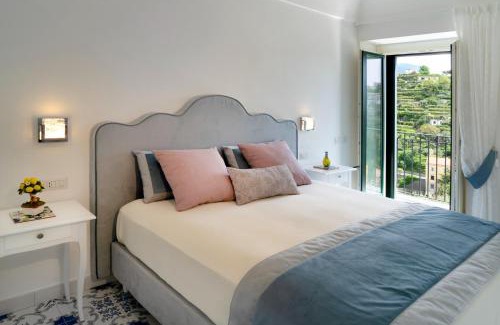 Scala House | Suites in the Amalfi Coast - GuestHouse with Terrace near Amalfi - Breathtaking View of Ravello