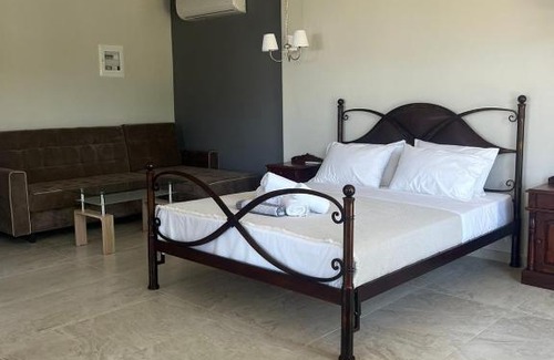 Nea Peramos Apartment | Suites Ris