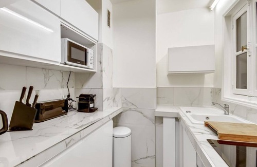 Gaillon Apartment | SuiteThérèse/Quiet Louvre & Opera AC 4G