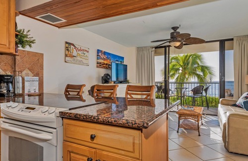 Makaha Villa | Summer BLOWOUT-Avail dates on Sale - Amazing Ocean Front - (HP-104)