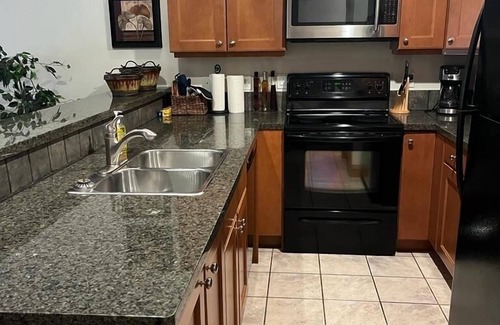 Okanagan-Similkameen Hotel | SUMMER FUN for the entire family in Osoyoos! Snowbird rental available.