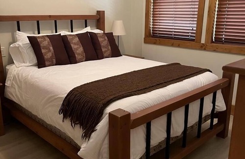 Okanagan-Similkameen Hotel | SUMMER FUN for the entire family in Osoyoos! Snowbird rental available.