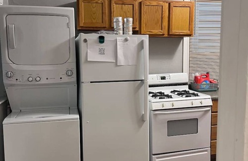 Superior House | Summer Fun in Duluth or Superior! 3bd 1bath. Dog friendly