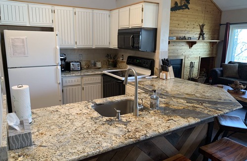 Hidden Valley Condo | Summer Getaway: Hiking, Swimming, Fishing, Biking, Golfing, Ski In/Out + more