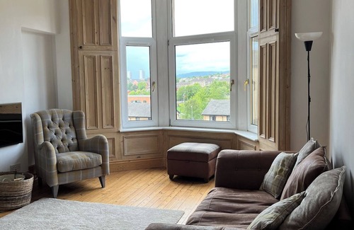 North West Apartment | Summer Let - Flat avail for 3 Months - West Endn7th June to 5th September 2025