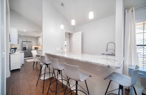 Southside House | ~Summer Recess Sleeps 12 Spa & Beaches~