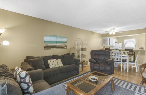 Miramar Beach House | Summerhouse #13 ~ Steps to Beach & Pool 2BR Family Townhome
