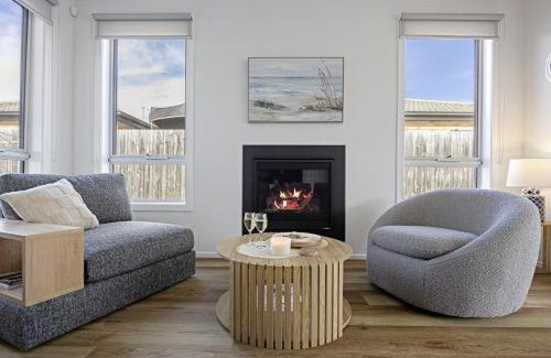 Capel Sound House | Summerhouse 5min walk to the beach 7min drive to Hot Springs