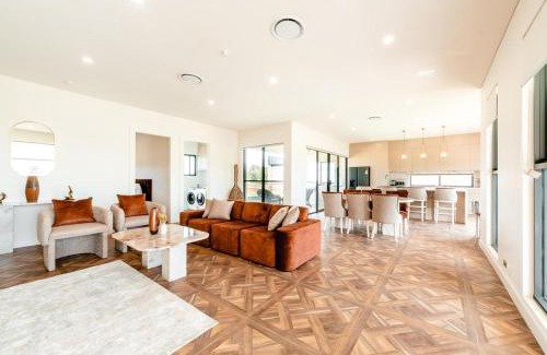 Diamond Beach House | Summerland 10